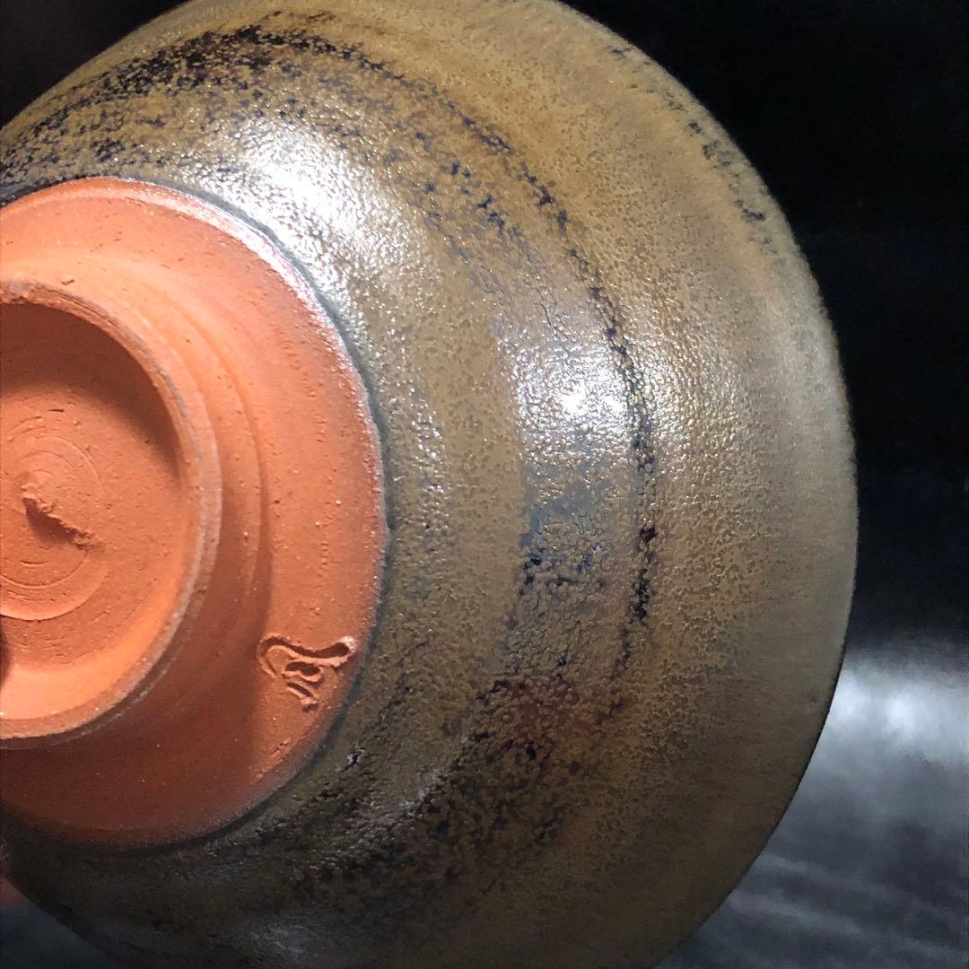 美しい古美術◼️蔵から、凄い美しい黒とカーキ色に茶の3色の抹茶茶碗が出て来ました。