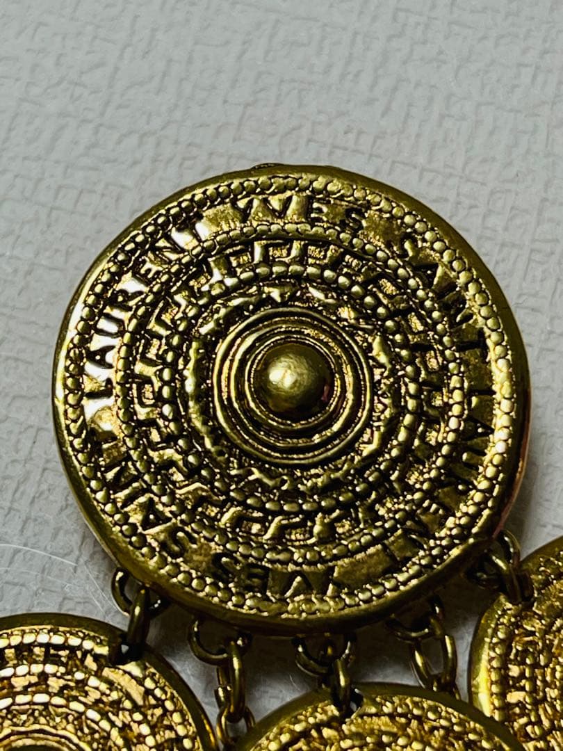 レア！！ イヴ・サンローラン ラウンドロゴ ヴィンテージ ブローチ