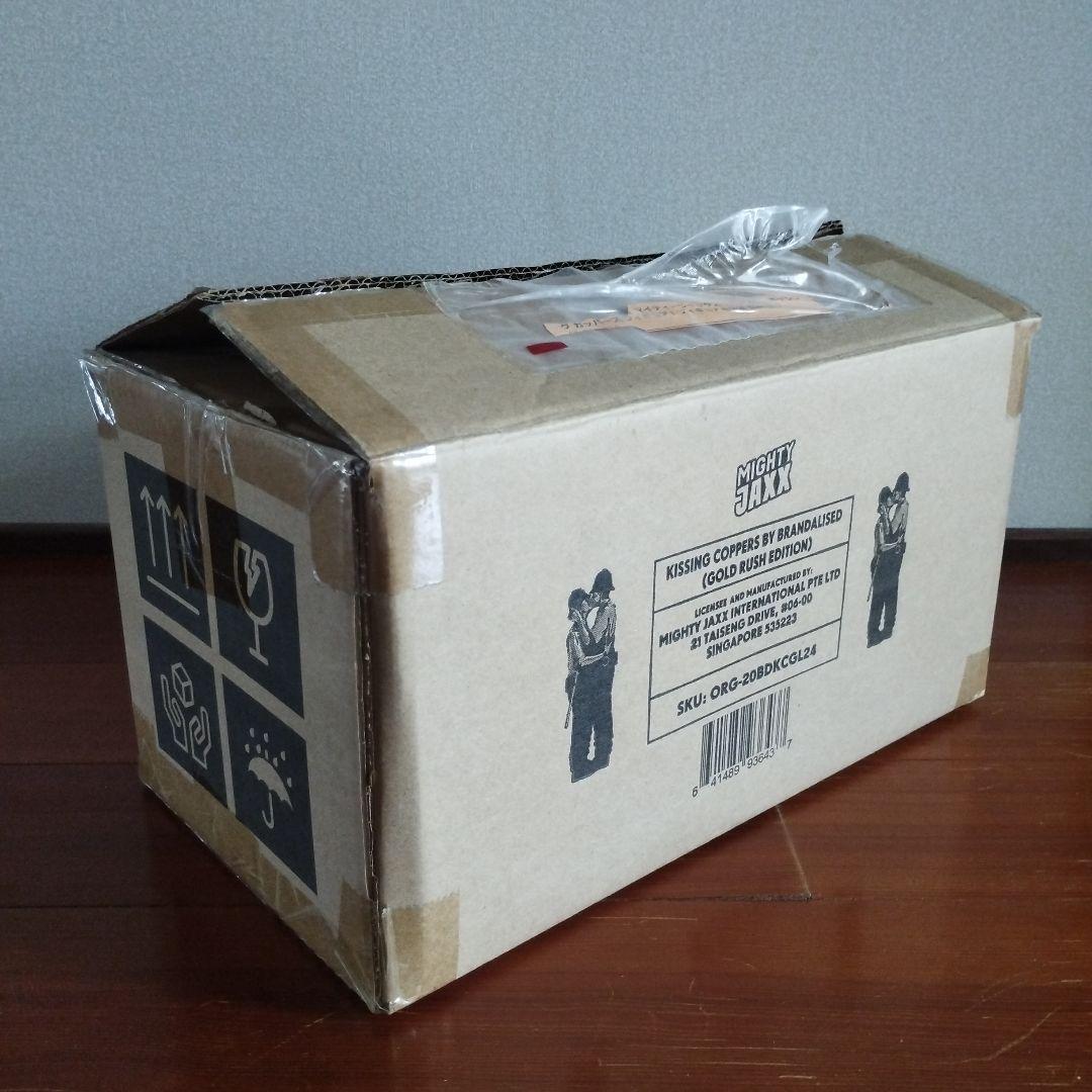 激レア　完売品　バンクシーフィギュア　専用箱　証明書付