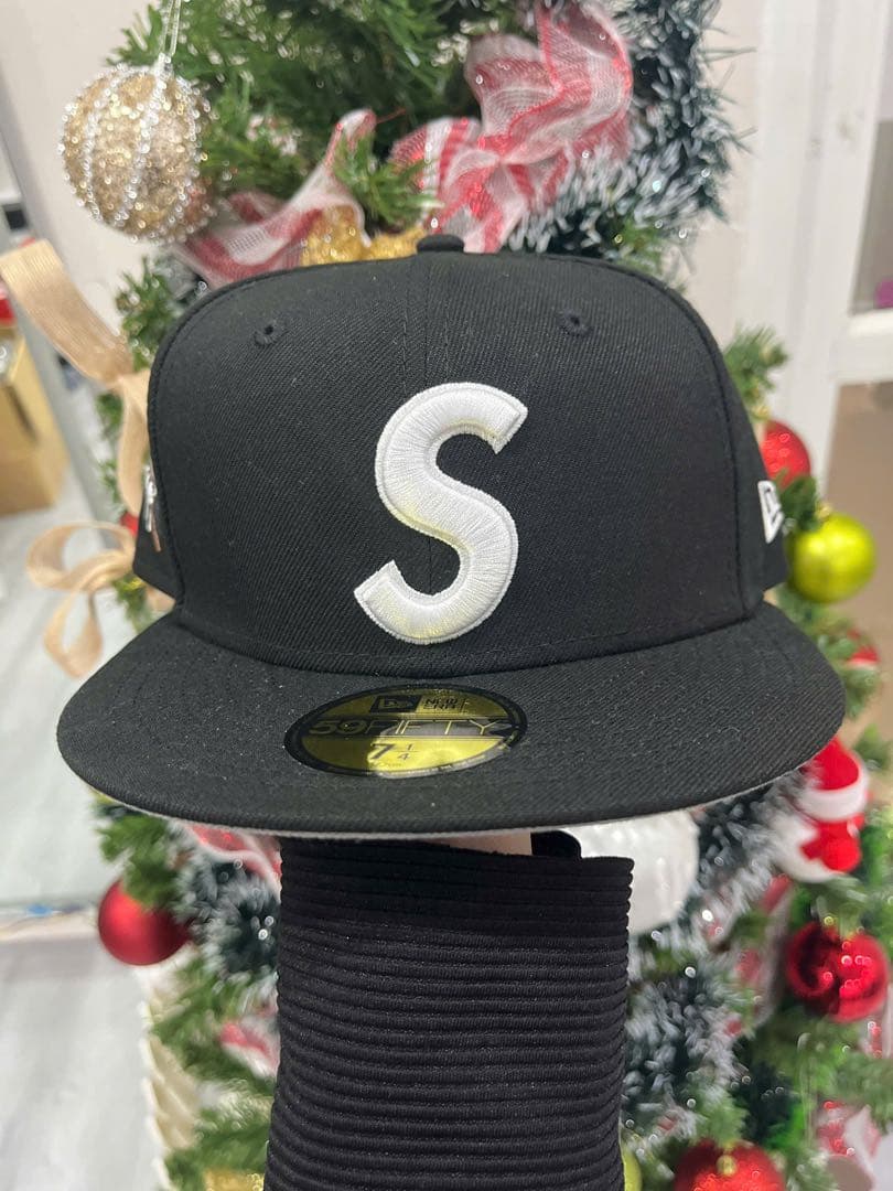 Supreme New Era Sロゴ 黒ベースボールキャップ