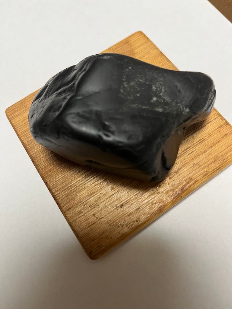 【糸魚川】 黒翡翠　上質　279.8g