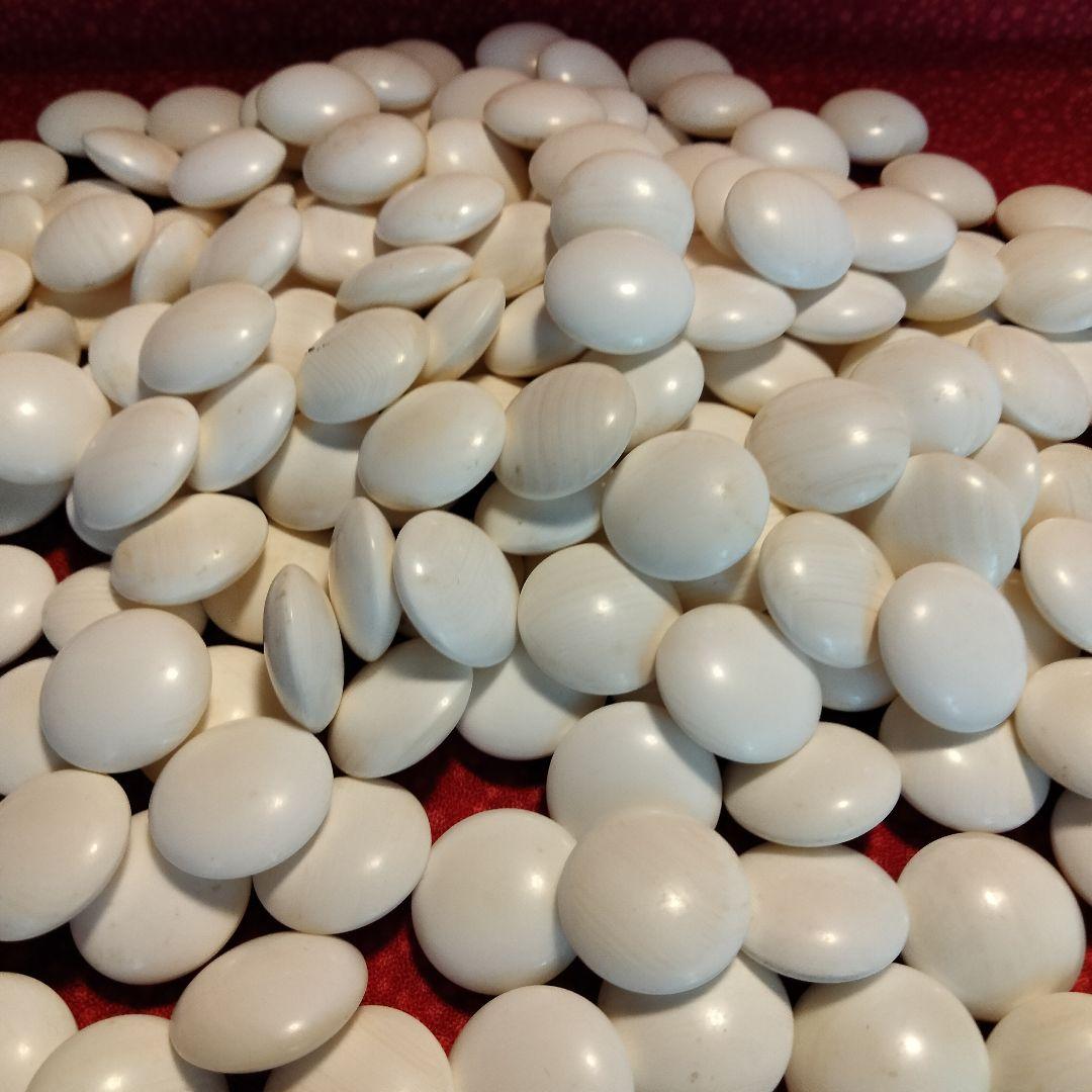 蛤白石那智黒石欅特大碁笥付き白33号 9.3mmUp高級白181個黒[懐志]碁笥