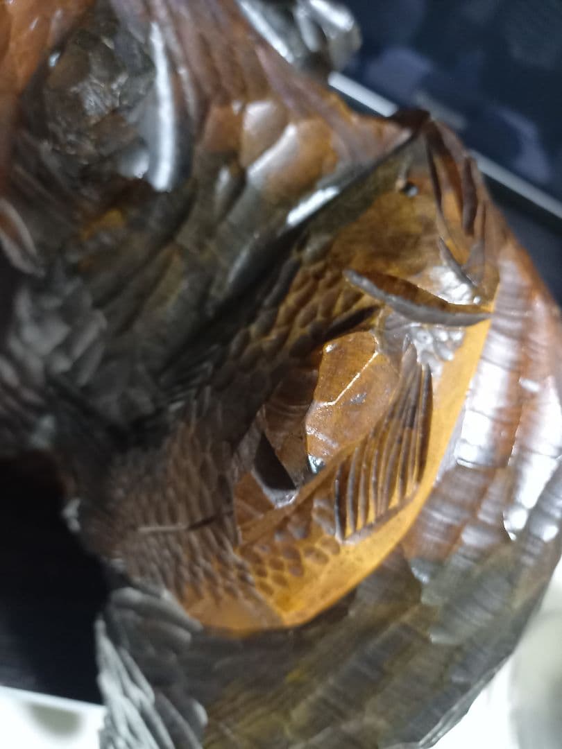 北海道　農民　民芸　大型　木彫り　硝子目　鮭背負い熊　台座　付属