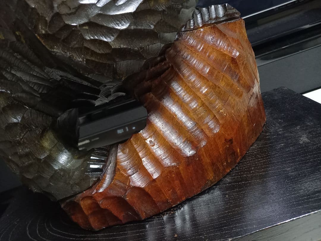 北海道　農民　民芸　大型　木彫り　硝子目　鮭背負い熊　台座　付属