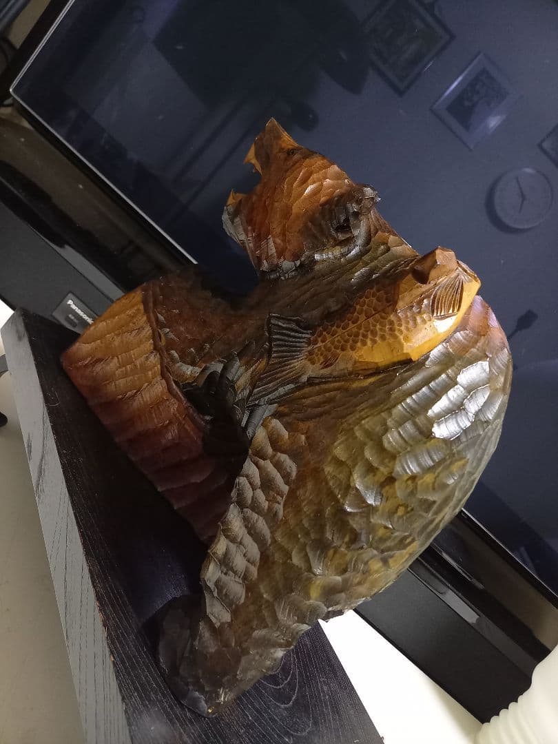 北海道　農民　民芸　大型　木彫り　硝子目　鮭背負い熊　台座　付属