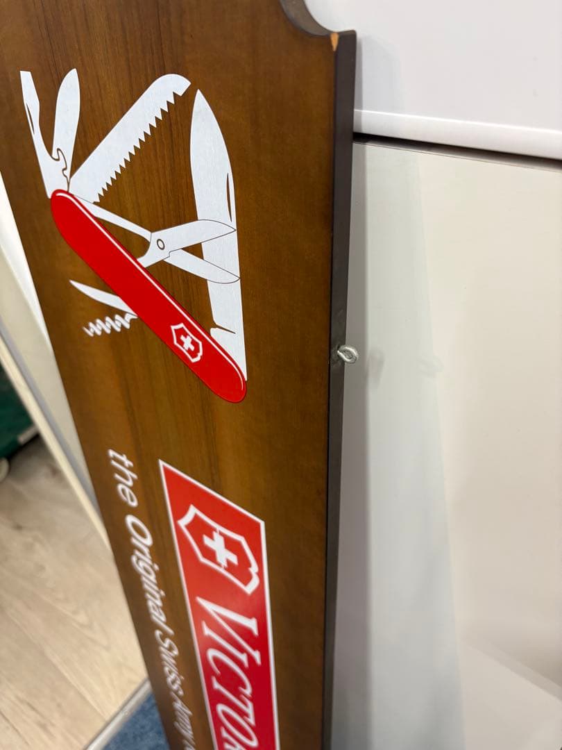 看板 木製Victorinox スイスアーミーナイフ 木製サイン 吊り下げ