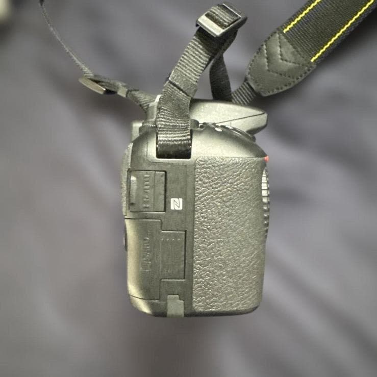 Nikon D5600 ダブルズームキット 動作品 箱付き