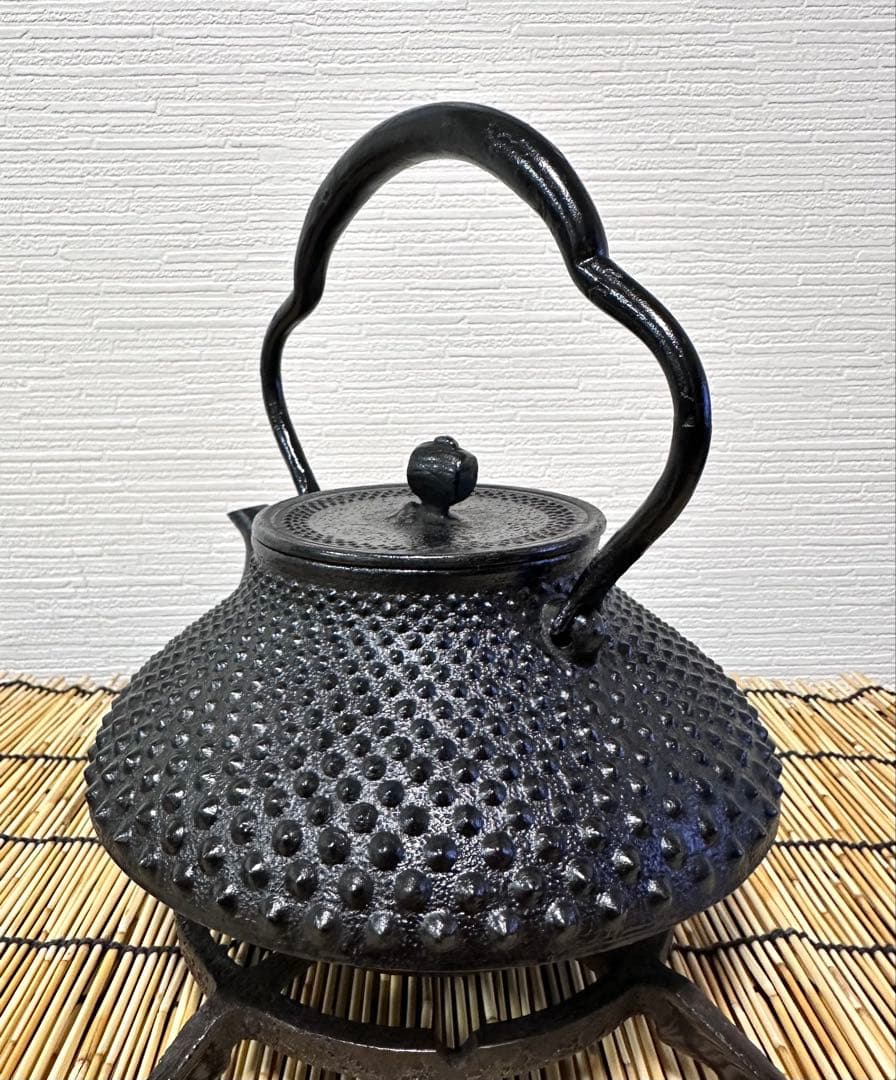 未使用品　南部伝統工芸士 及川寛治作 木瓜鉉 大アラレ　南部鉄瓶　南部鉄器