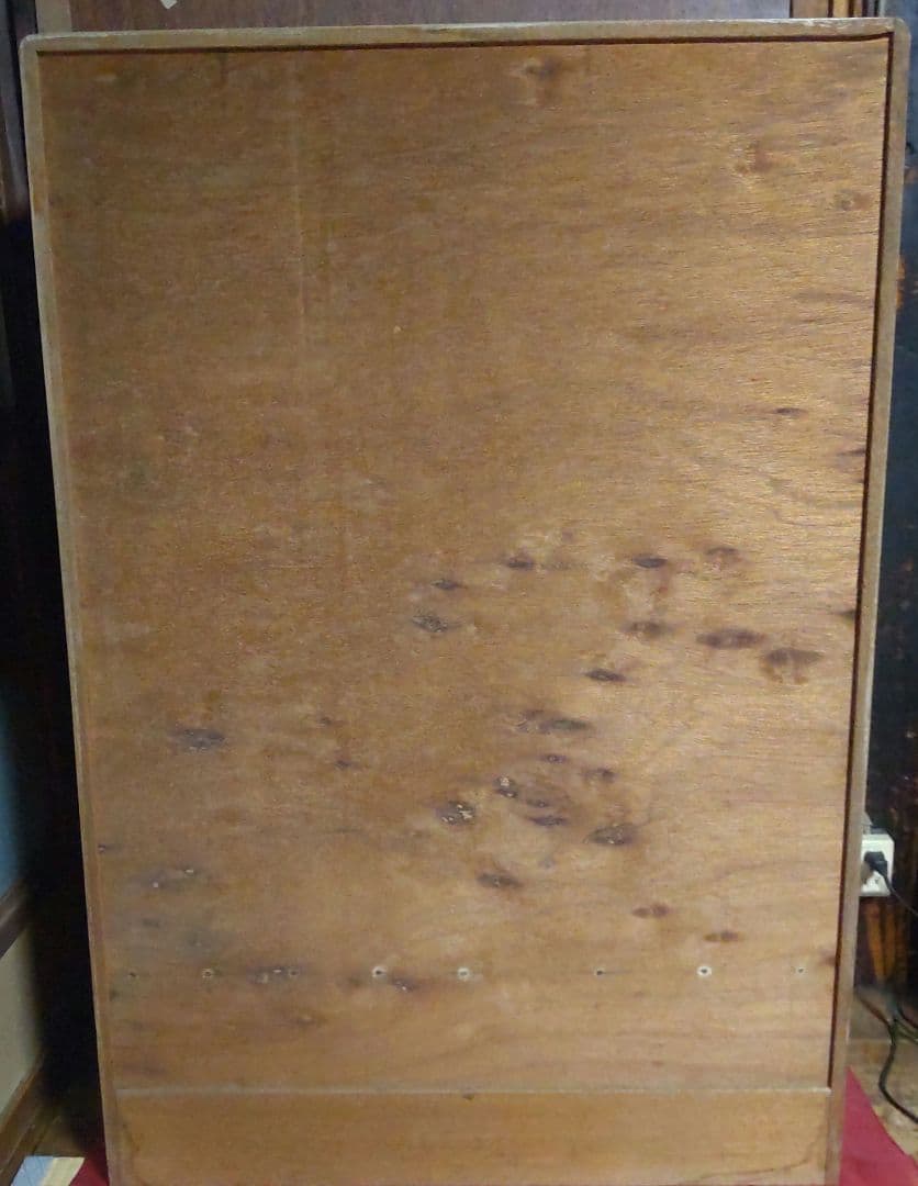 レトロな木製キャビネット 古い本棚 ガラス扉付き カーテン付き