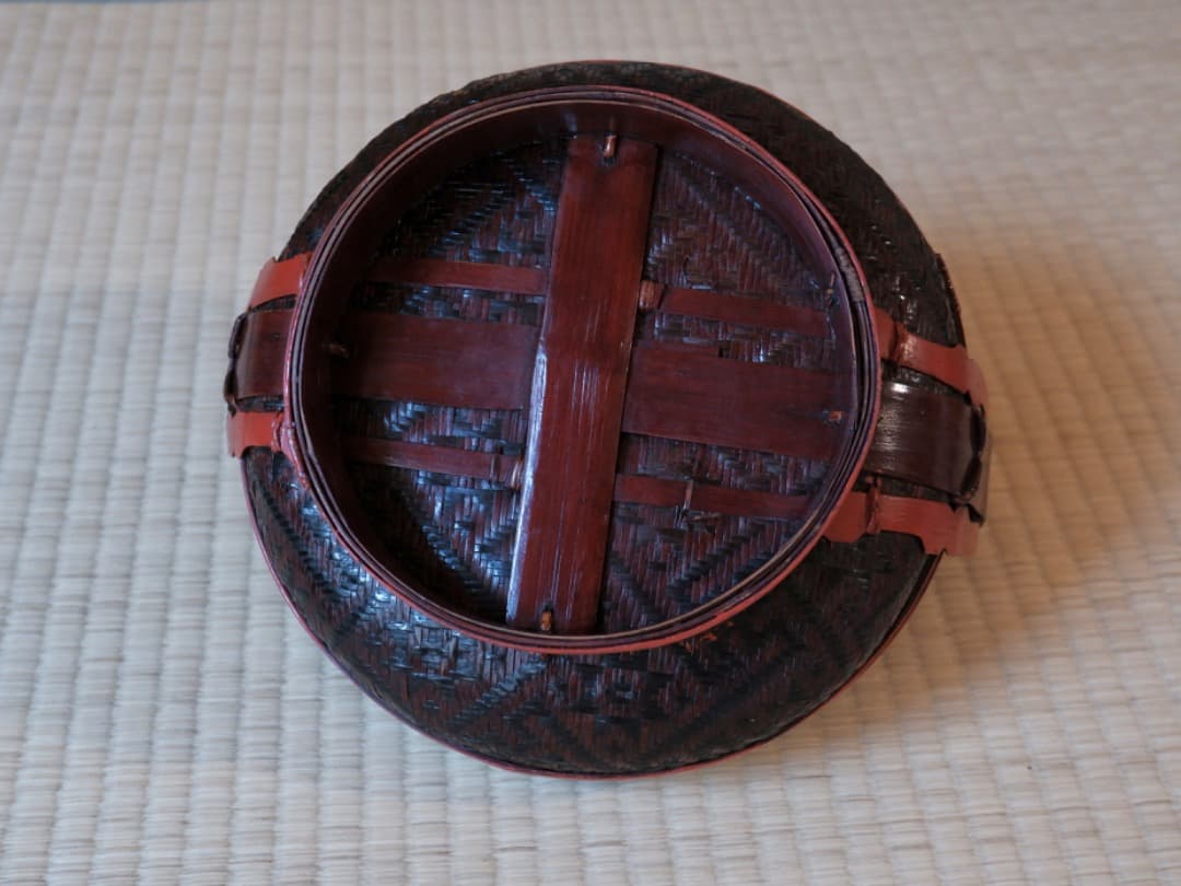 李朝・高麗　竹編籠　アンティーク　蓋付き　食籠　野点籠　菓子器　Q1821