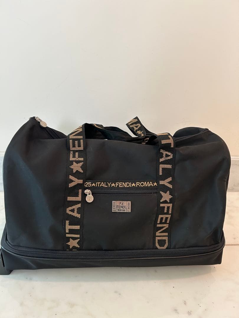 FENDI ￼キャリーケース黒ボストンバッグツーウェイ