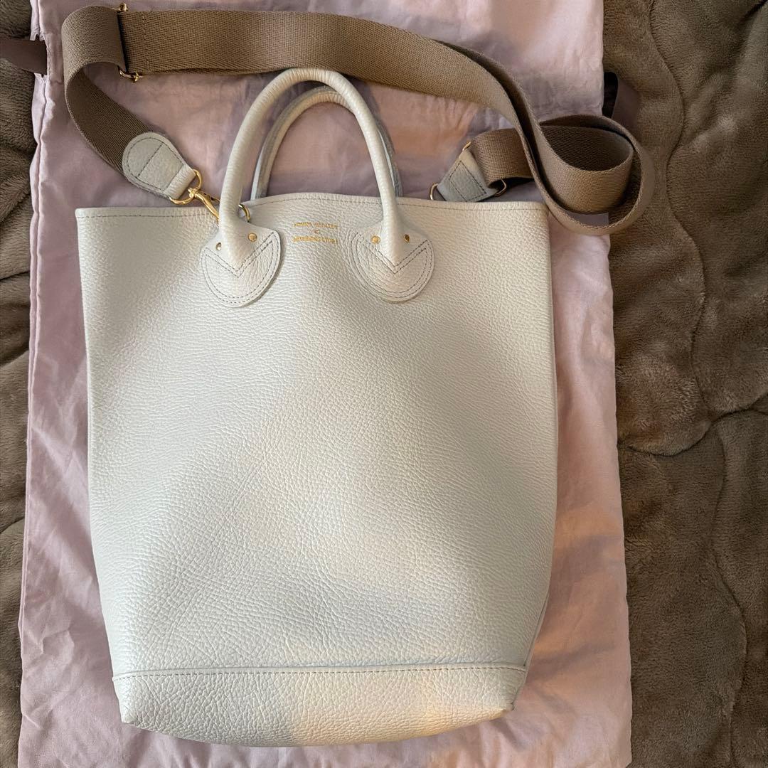 YOUNG & OLSEN エンボスレザーショルダーバッグ　ホワイト