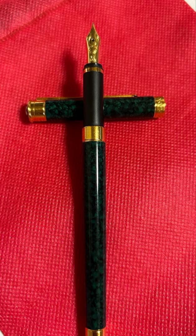 希少カラーモンブランノブレス・オブリージュ緑色の金メッキ万年筆USED