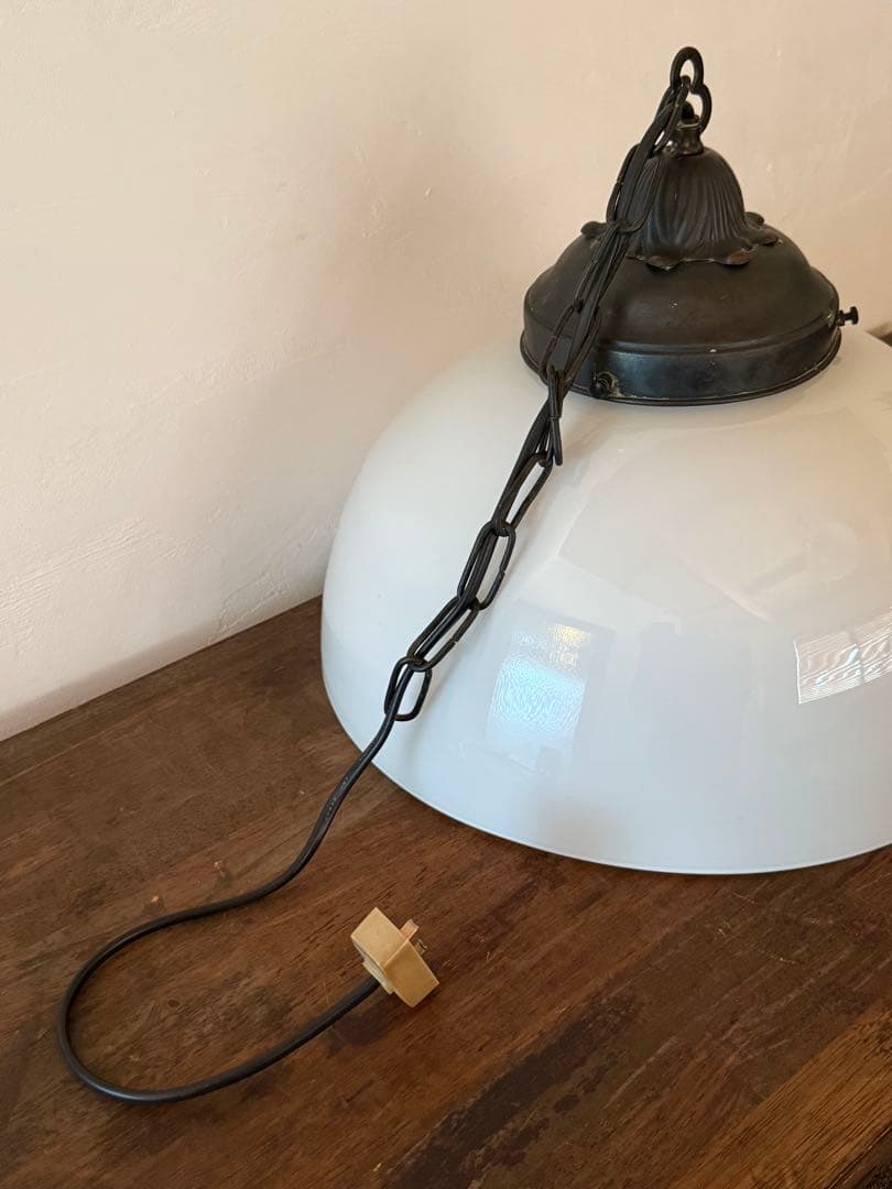 ミルクガラス ペンダントライト 時代物 乳白色 電笠 電傘 レトロ ヴィンテージ