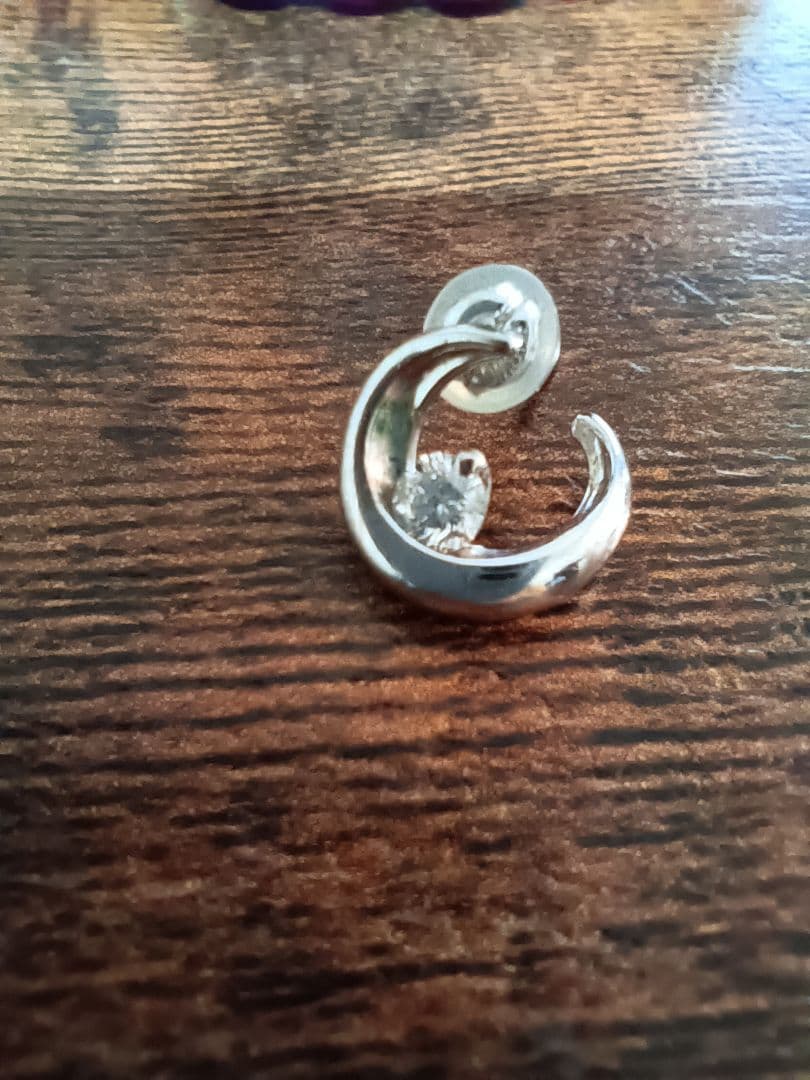 K18スワールデザイン ダイヤモンド付きピアス(片耳用)