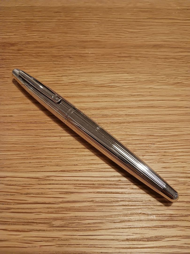 A.DUNHILL ダンヒル 万年筆 AD2000 ライン M　18k750