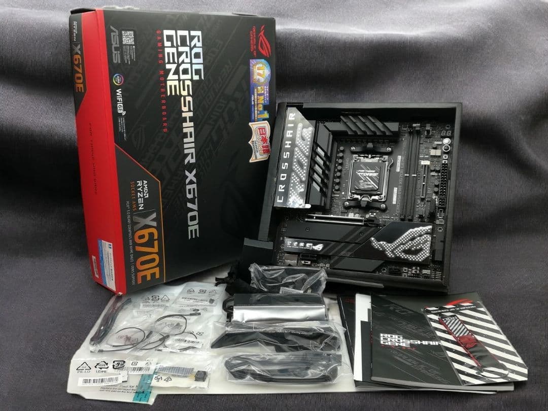 マザーボード ASUS ROG CROSSHAIR X670E GENE