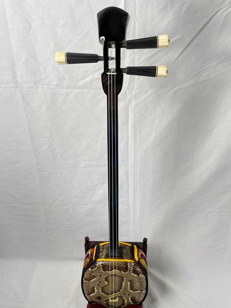 沖縄三線 紫檀棹 本皮1枚張り 高級モデル