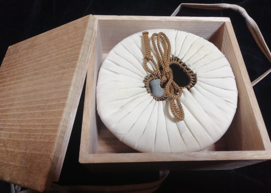 高麗青磁象嵌茶碗