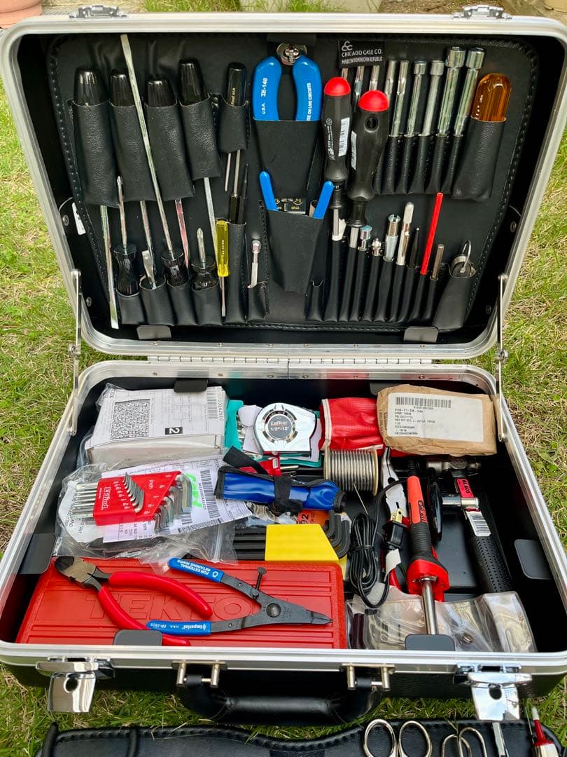 米軍放出未使用品 超希少品 医療機器整備用 100点以上 アタッシュケース付き