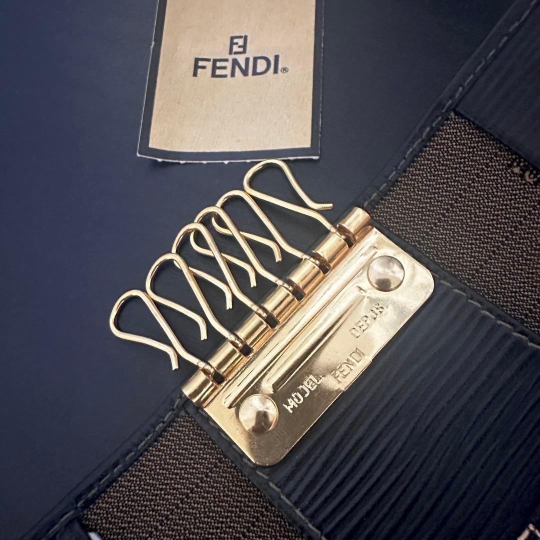 【未使用級】FENDI 6連 ズッカ柄 キーケース ブラウン