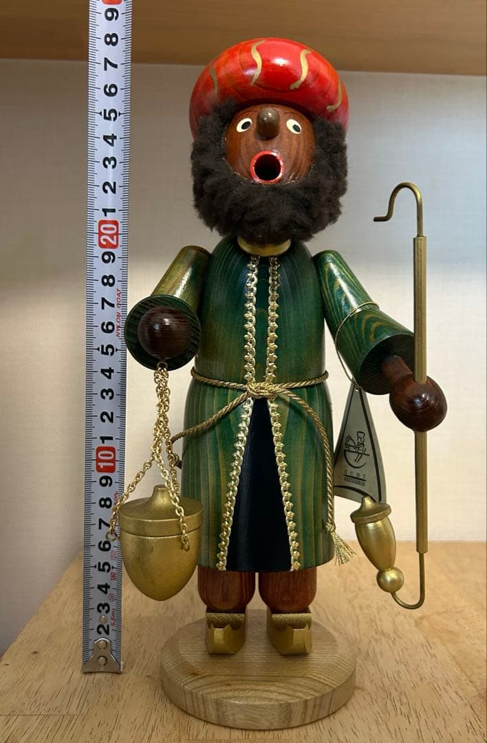 ドイツ　ザイフェンの老舗工房 ザイフェナー・ヌスクナッカー・ハウス製　煙出し人形