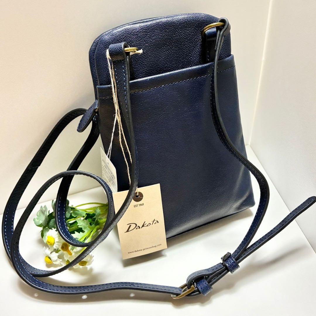 【新品・正規品】Dakota レザー スマホショルダー ネイビー