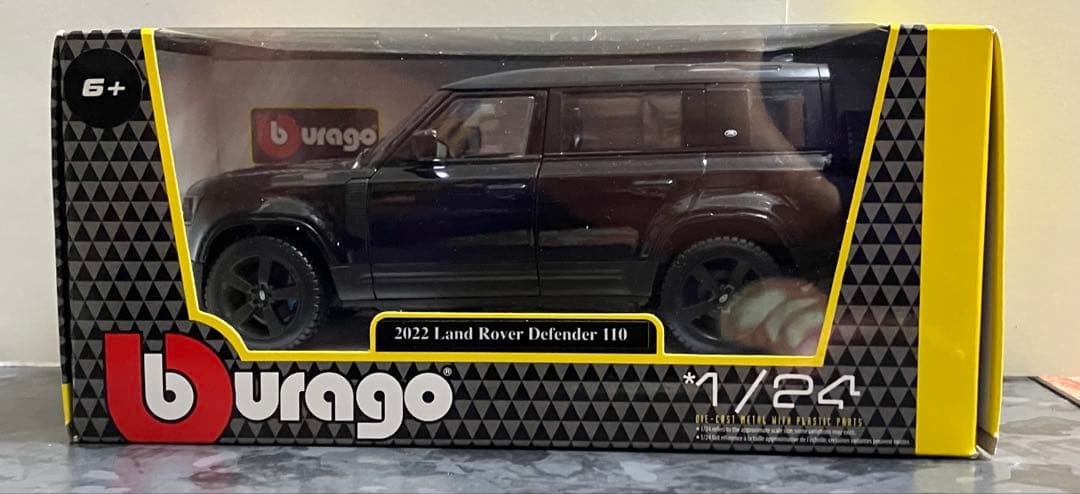 ブラーゴ　1/24 ランドローバー　ディフェンダー110 ミニカー　ブラック