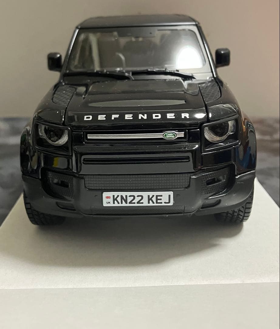 ブラーゴ　1/24 ランドローバー　ディフェンダー110 ミニカー　ブラック