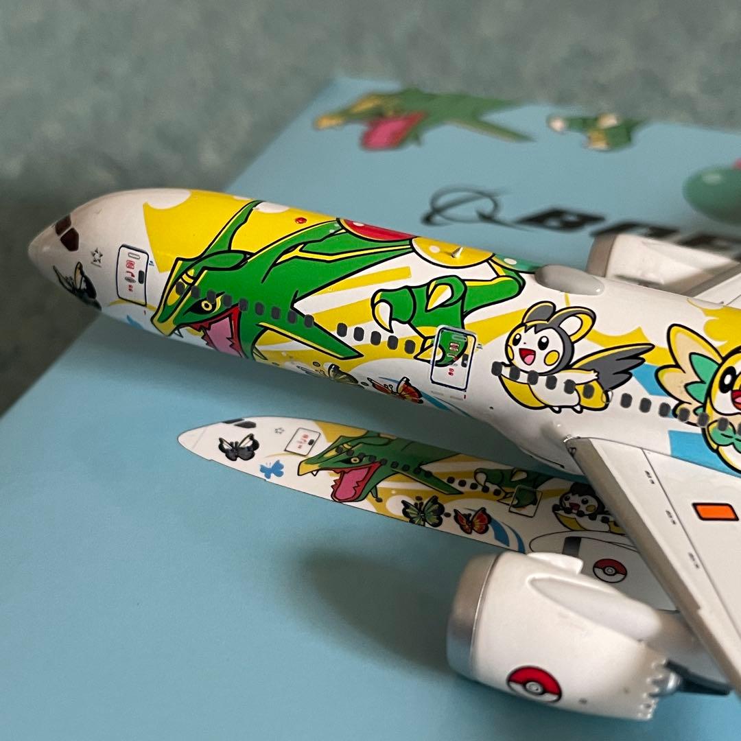 ANA 全日空 787-9 ポケモン ピカチュウジェット AV スタンド付き