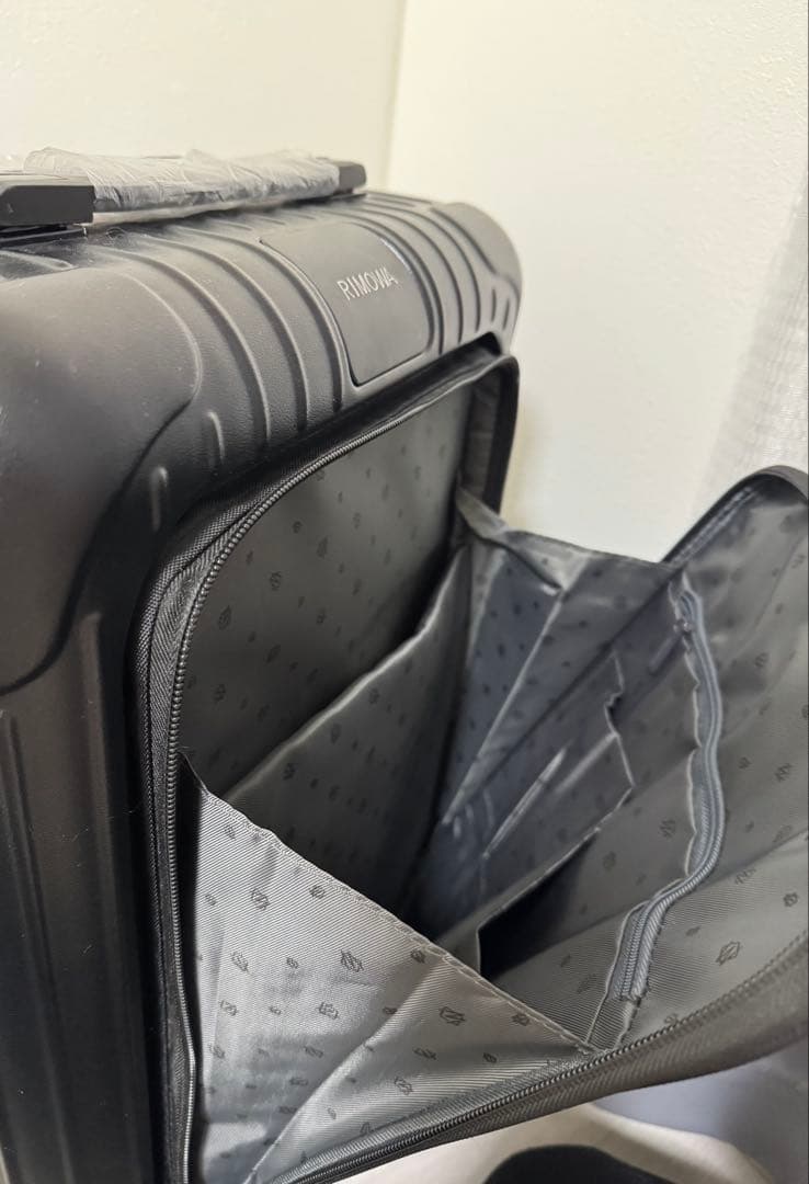 RIMOWA リモワ Essential Sleeve エッセンシャルスリ ーブ