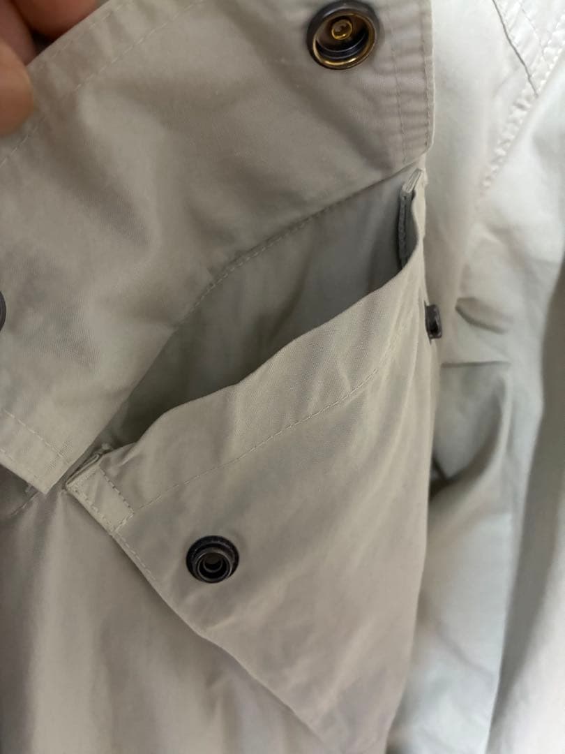 バブアー　インターナショナル　Lサイズ ライトグレー