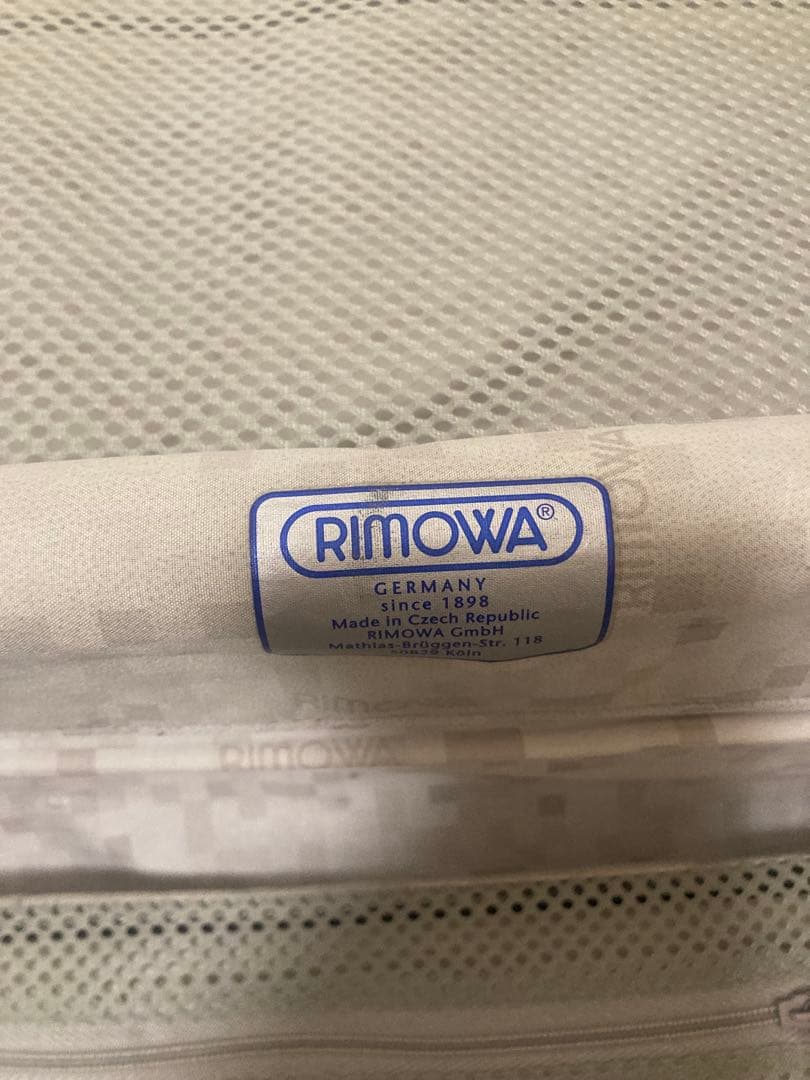 RIMOWAサルサ 97L 4輪ス ーツケース正規品　美品 軽量　金　限定　日本
