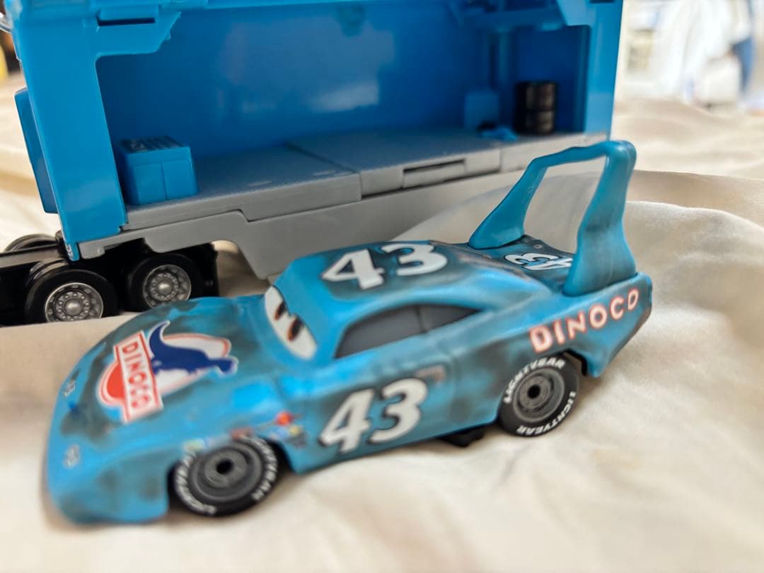 ダメージキング ダイナコ ハウラー DINOCO GLAY マテル社 カーズ