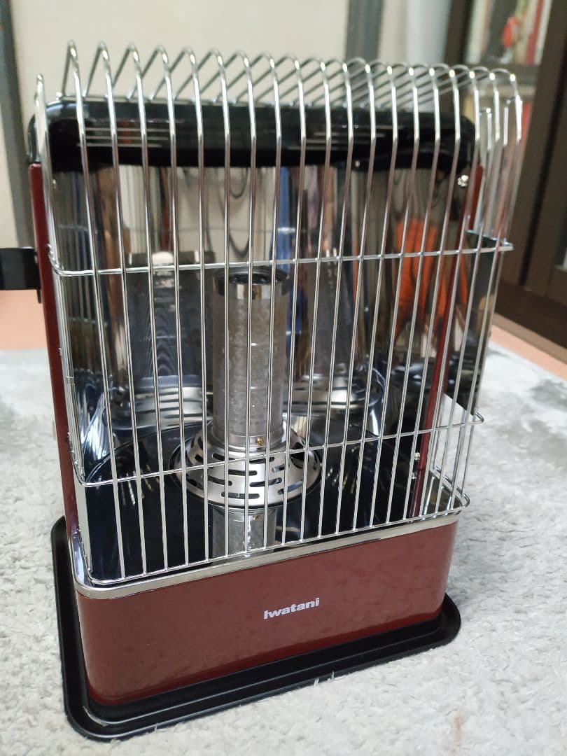 iwatani ストーブ 赤　デカ暖