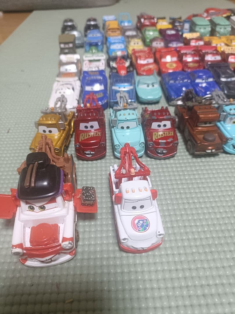 カーズトミカ　トレーラー、トミカセット