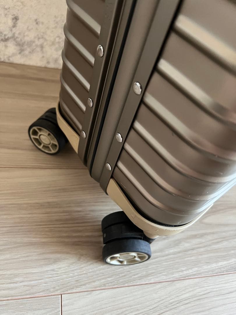 TAMO RIMOWA リモワ トパーズ チタニウム ビジネストロリー4輪