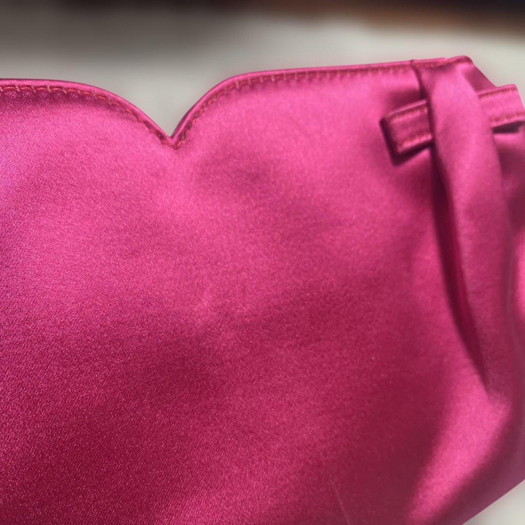 ブルガリ　BVLGARI ピンク サテンクラッチバッグ チェーンストラップ