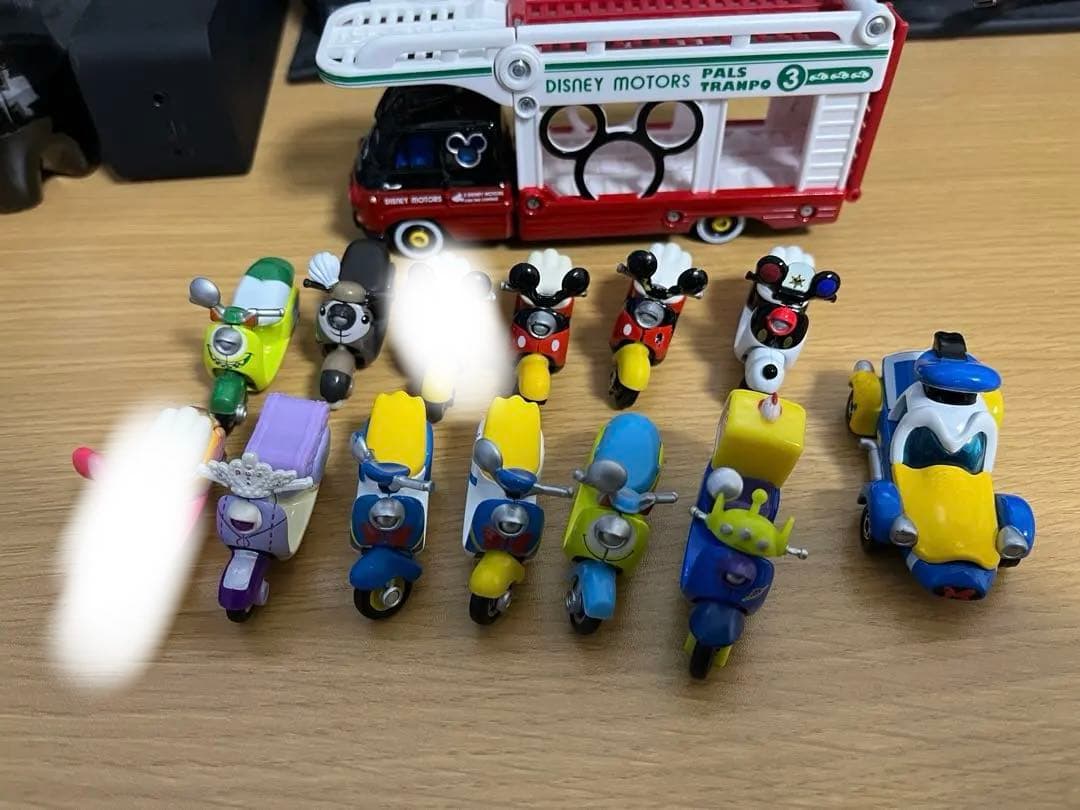 ディズニーモータース　トミカ１2台 まとめ売り