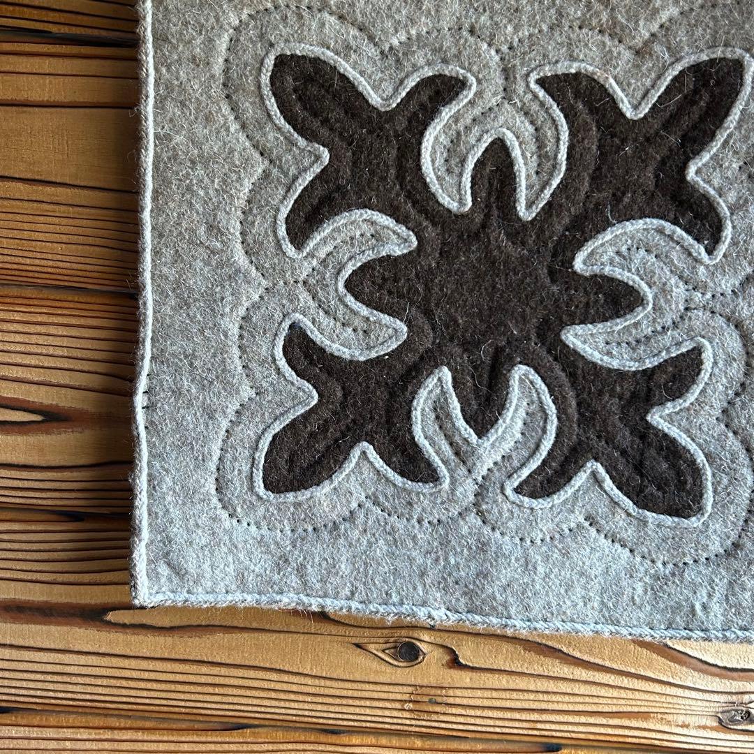 キルギス　ウールマット　シルダック