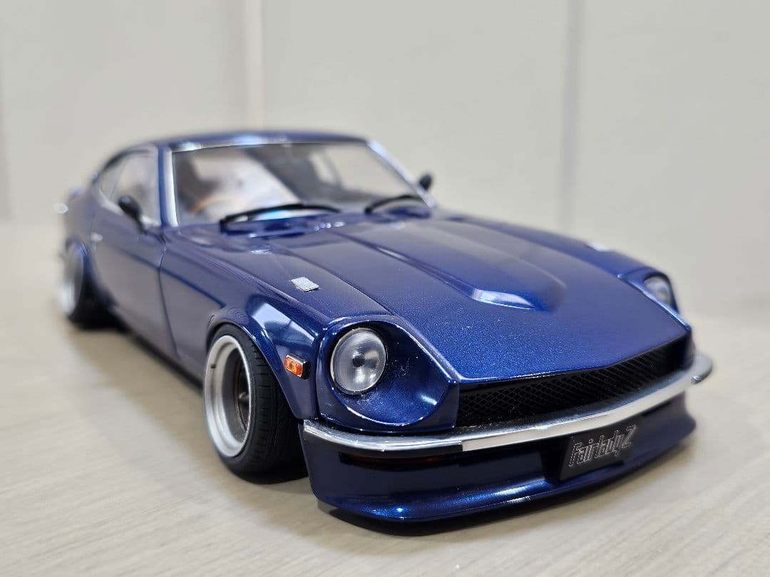 京商　1/18　日産　フェアレディZ　（S30）Street・ Sports