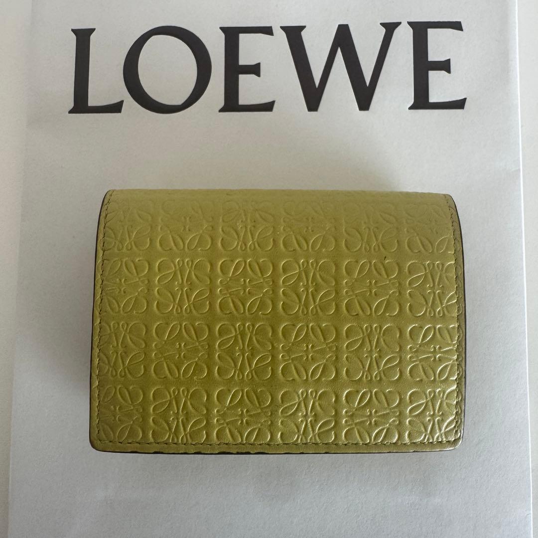 【SALE!】LOEWE エンボスロゴ レザー三つ折り財布