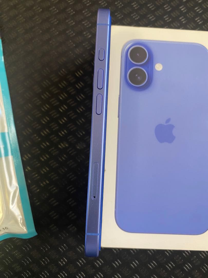 SHUN 　iPhone16 256gb 美品