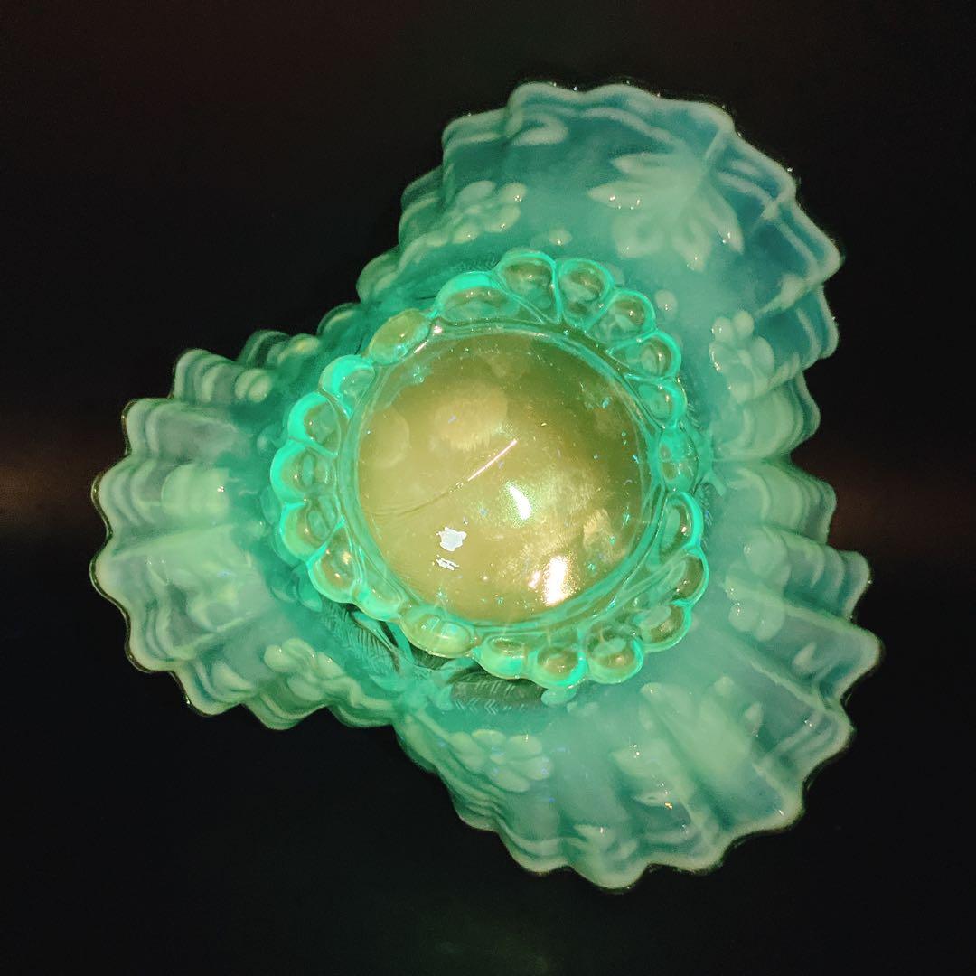 ブルー　オパルセント　ウランガラス　フリル ボウル フェントンかも