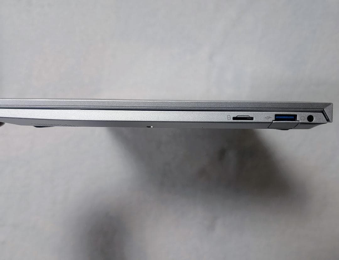 使用時間約300時間　14インチ　ノートPC　パソコン　8GB／512GB