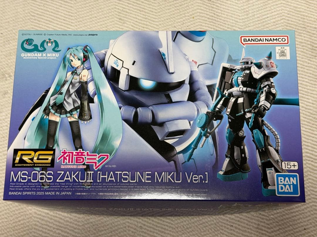 ガンプラRG 1/144 MS-06S ザクII 初音ミクVer.