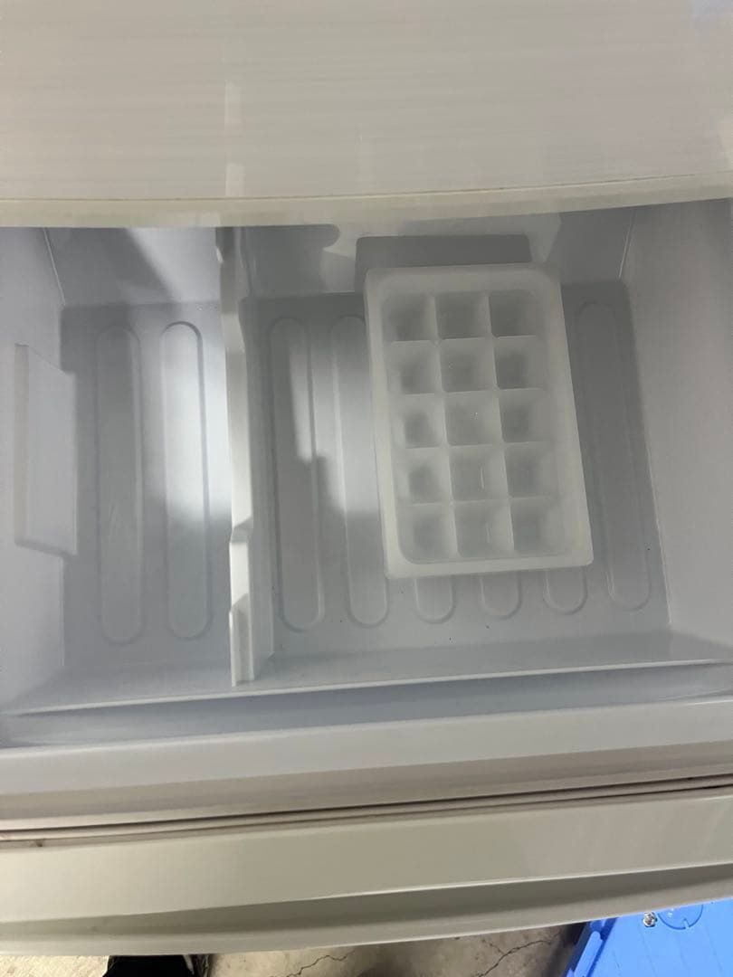 SHARP 2020年製 137ℓ冷蔵庫 SJ-D14F-W T