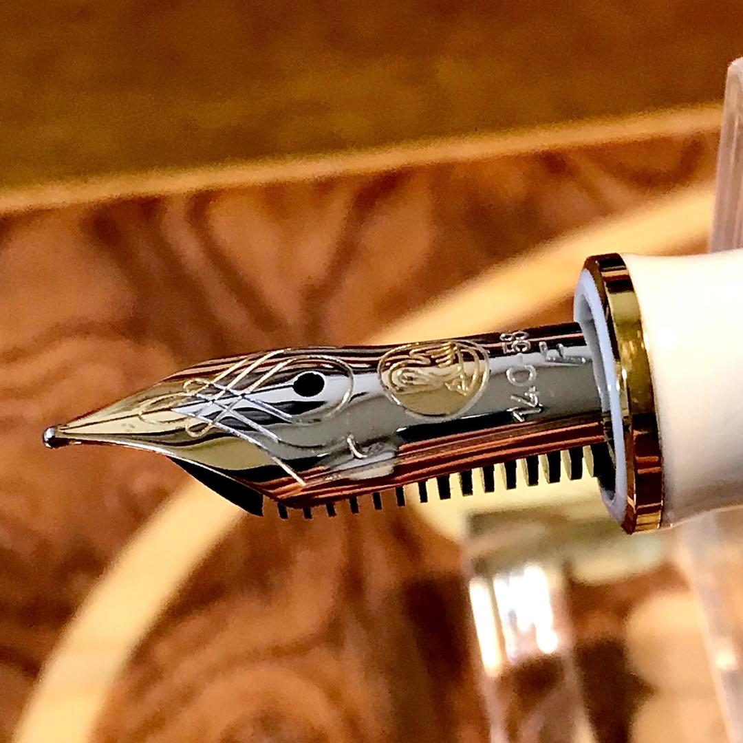 ☆ほぼ新品☆素晴らしいペリカン万年筆M400（Ｆ)ホワイトトータス