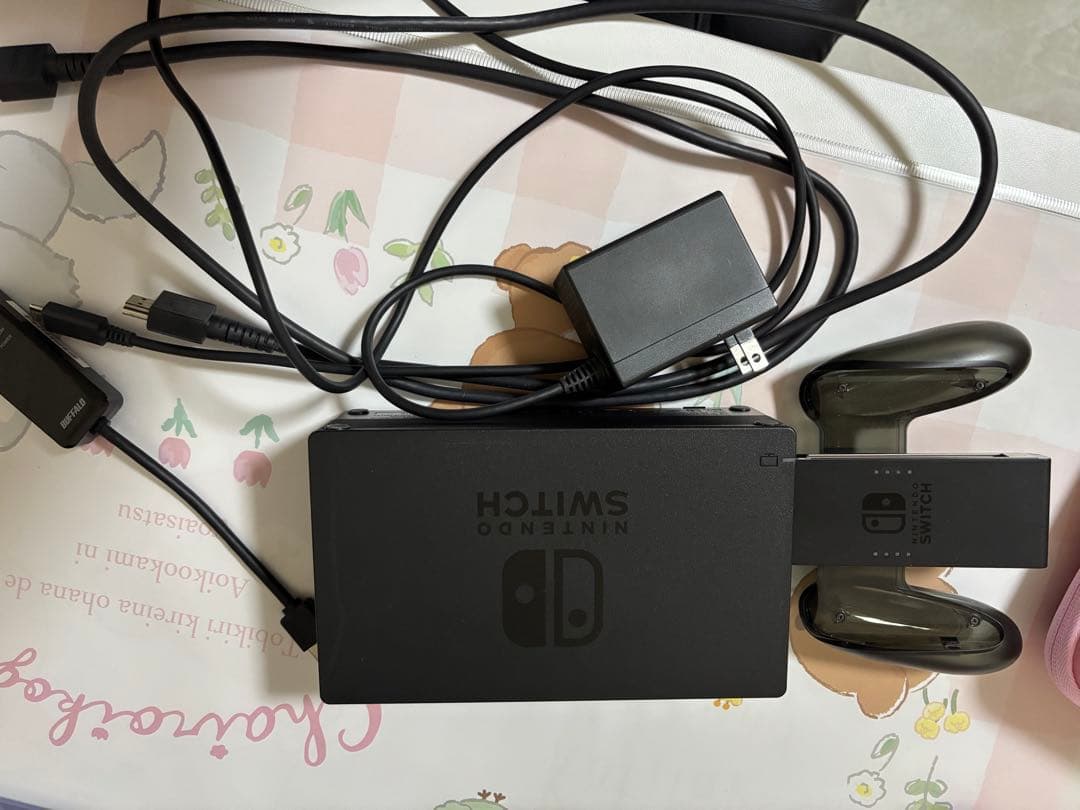 Nintendo Switch ピンク 本体 キャリングケースや周辺機器