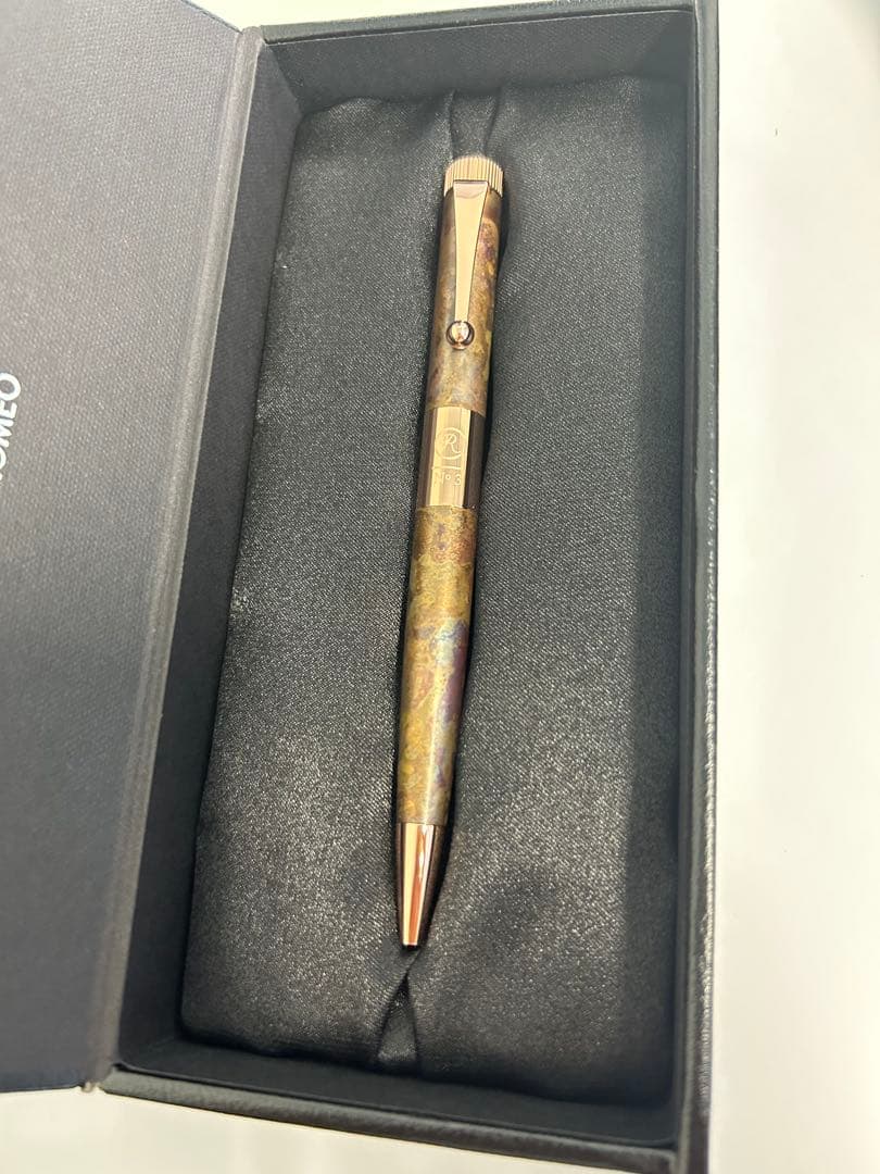 伊東屋 ROMEO　No.3 ボールペン　細軸　斑紋孔雀色ヴィンテージローズ